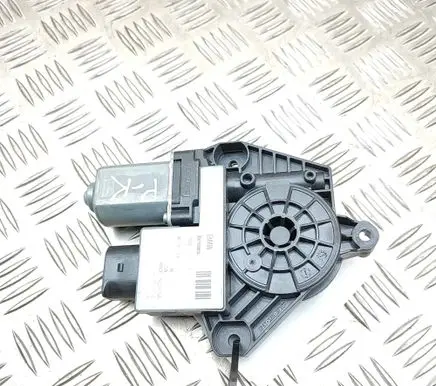 BMW 5 G30 G31 G38 Front door window regulator motor 7457250