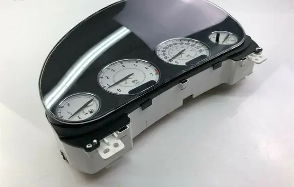 Chrysler 300M Speedometer (instrument cluster) P05026411AA F2104