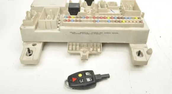 Volvo V50 Fuse box set 8690719