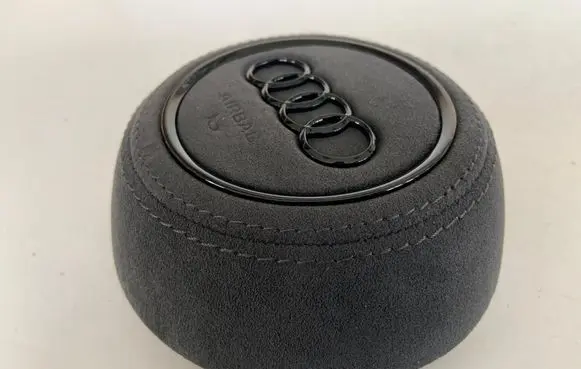 Audi Q3 8U Steering wheel airbag cover 