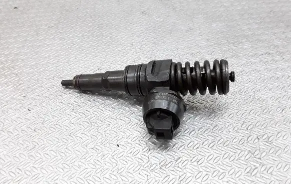 Skoda Octavia Mk2 (1Z) Fuel injector 038130073AG