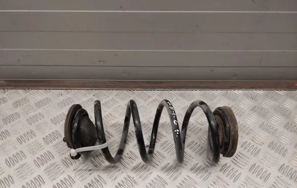 Mercedes-Benz GLA W156 Rear coil spring