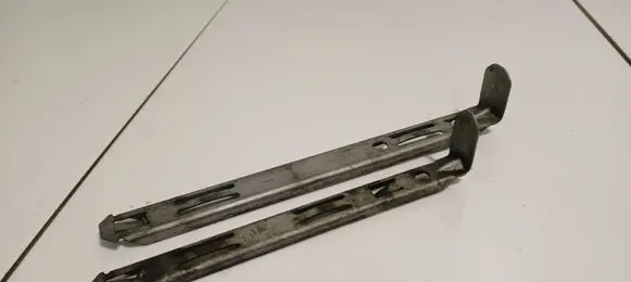 Volvo XC90 Headlight/headlamp mounting bracket 8637181