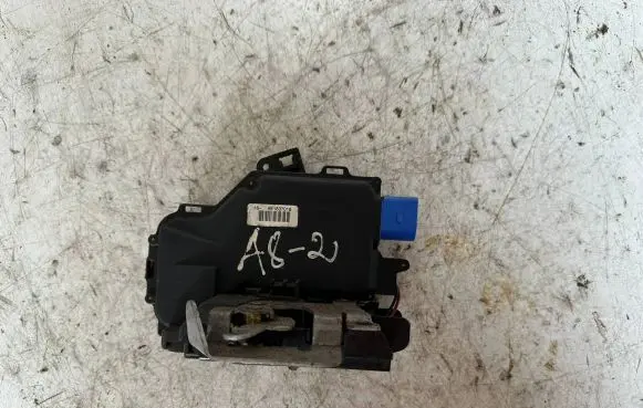 Audi A8 S8 D3 4E Front door lock 4E1837016 PA66304