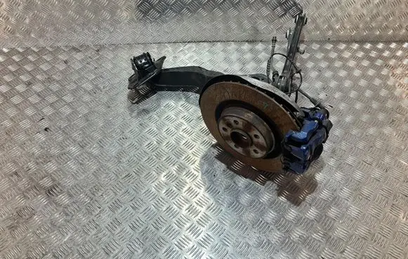 BMW 1 F40 Rear wheel hub spindle/knuckle 8842879