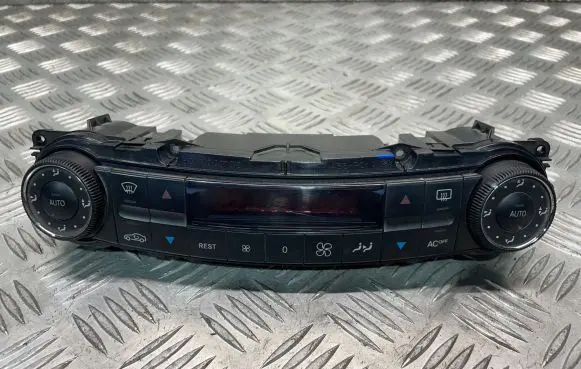 Mercedes-Benz E W211 Climate control unit 2118301285 00042204