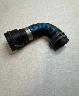 Volkswagen Touareg II Engine coolant pipe/hose 7p0122073d