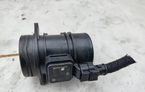 Renault Clio IV Mass air flow meter 8200682558