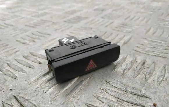 Volkswagen PASSAT B7 Hazard light switch 3AA953509