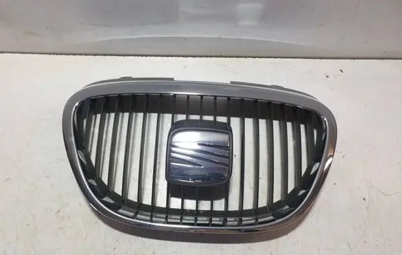 Seat Leon (1P) Front grill 5P0853679