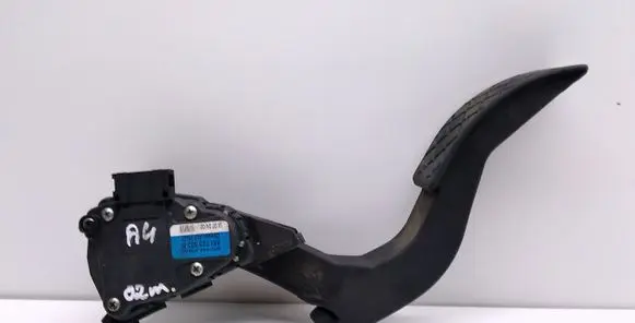 Audi A4 S4 B6 8E 8H Accelerator throttle pedal 8E1723523B 00837600