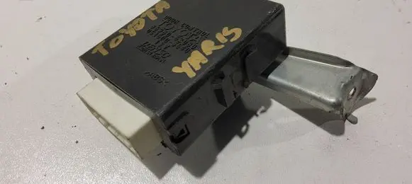 Toyota Yaris Door central lock control unit/module 8598052080 0515003540