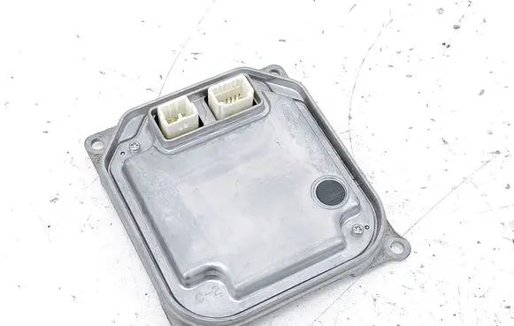 Toyota Prius+ (ZVW40) LED ballast control module 8596747020 3550079678