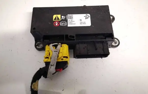 Opel Insignia A Airbag control unit/module 13591911 812586170