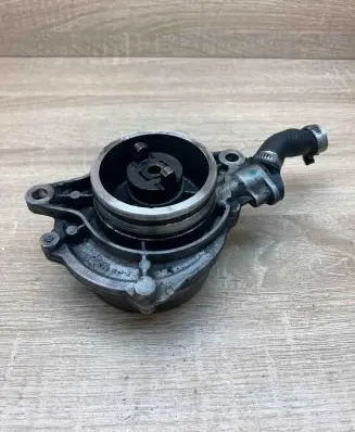 BMW 7 E65 E66 Vacuum pump 77873660 72817601B