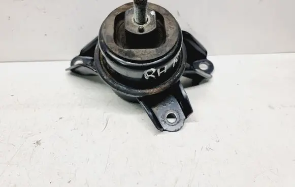 KIA Sportage Engine mount bracket 218102S200 218102S000