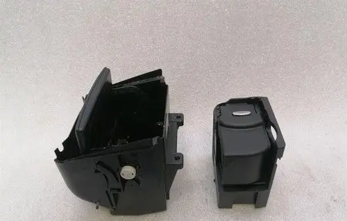 Mercedes-Benz CLS C219 Cup holder A2196800350