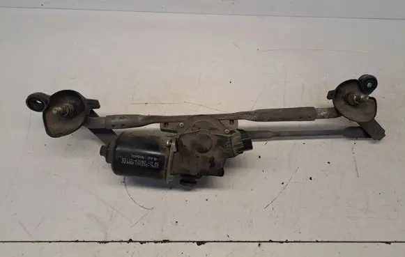 Toyota Prius (NHW20) Front wiper linkage and motor 8511047080