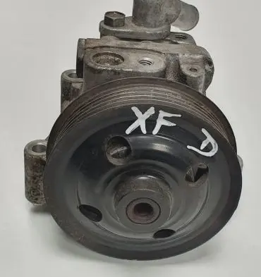 Jaguar XF X250 Power steering pump 8X23-3A696-BA