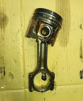 Renault Trafic II (X83) Piston with connecting rod M9R