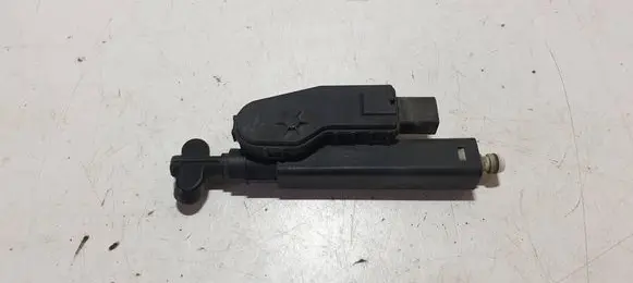 Headlight washer spray nozzle