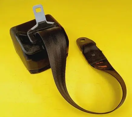 Rear seatbelt