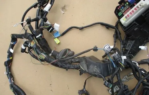 Toyota Yaris Engine installation wiring loom 