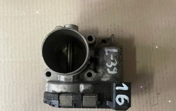 Renault Trafic II (X83) Throttle valve 8200330810 8200330812