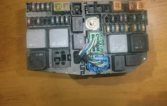 Ford Mondeo Mk III Fuse box set 1s7t14a142aa