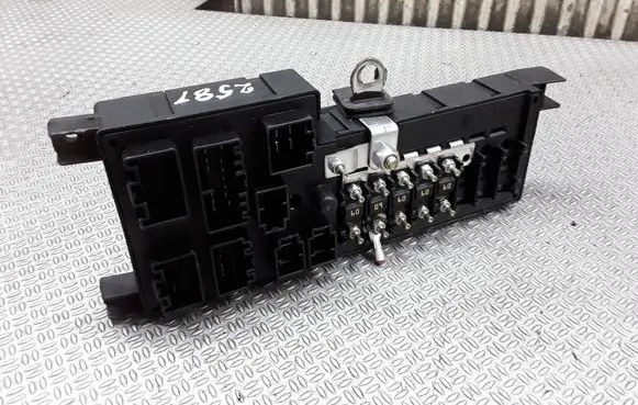 Volvo V70 Fuse module 518787205