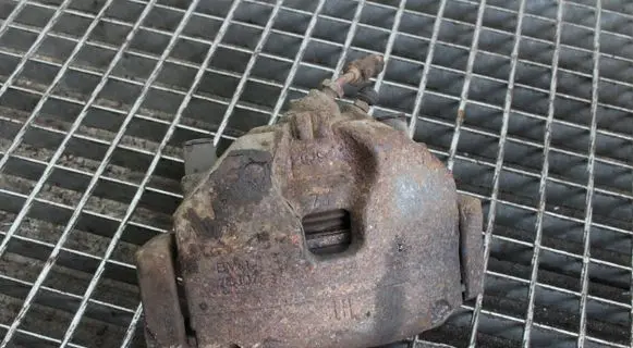 Ford Kuga II Front brake caliper