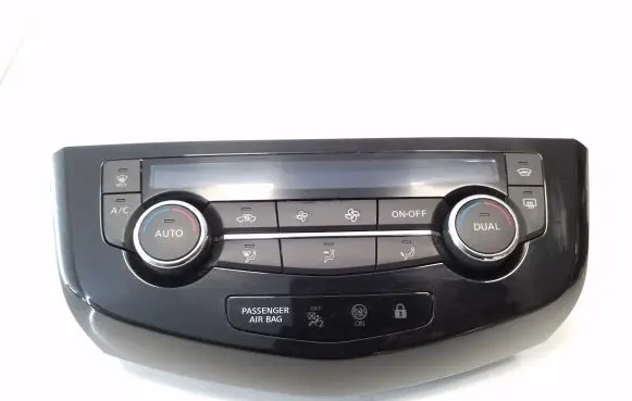Nissan Qashqai Climate control unit 275004EA1A