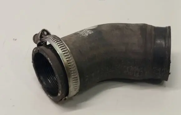 Skoda Octavia Mk3 (5E) Intercooler hose/pipe 04L145828D