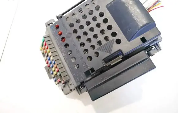 Renault Laguna I Fuse box set 7700821586