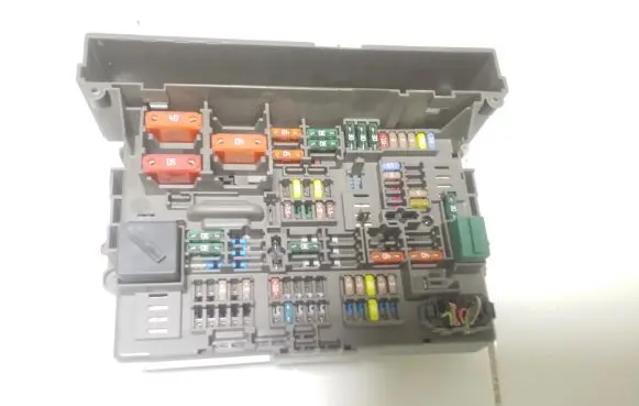 BMW 1 F20 F21 Fuse box set 10688710 911944506