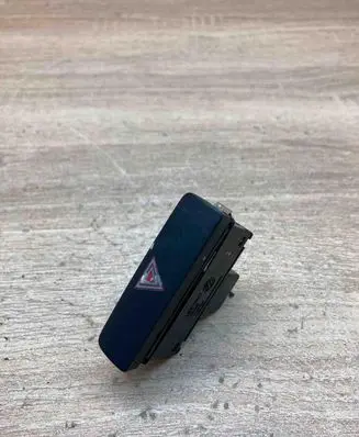 Volkswagen PASSAT B7 Hazard light switch 3AA9535091QB