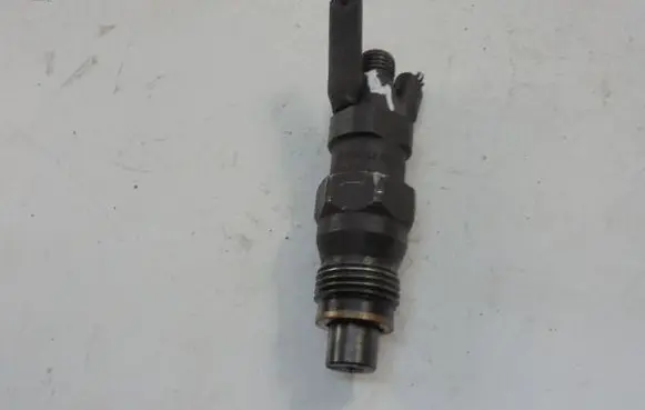 Renault Megane I Fuel injector KCA17S42