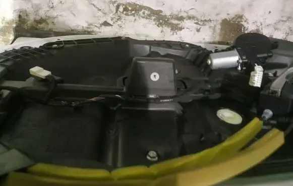 Mazda CX-5 Sliding door window regulator with motor
