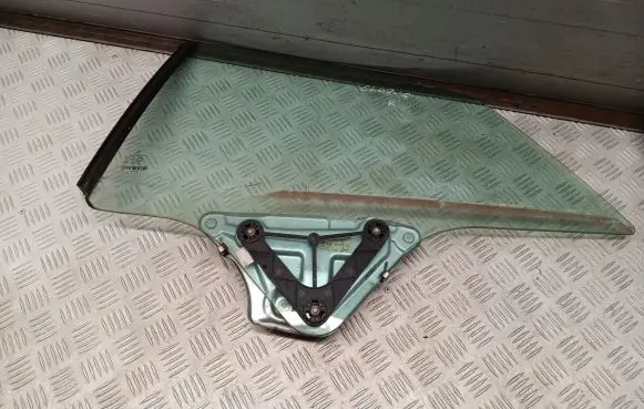 Mercedes-Benz E C207 W207 Rear side window
