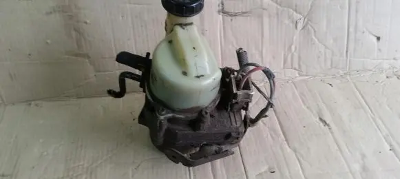 Dacia Sandero Power steering pump PE55