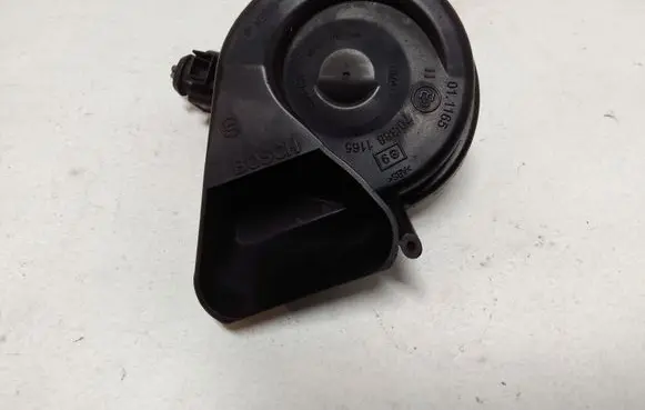 Audi A6 S6 C6 4F Horn signal 703881165