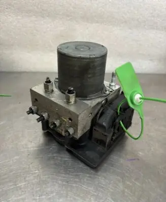 Nissan Qashqai+2 Master brake cylinder