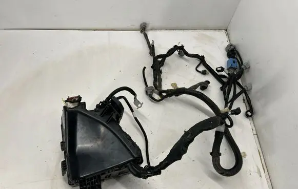 Subaru Forester SK Fuse module 82243SJ010 81931SJ210