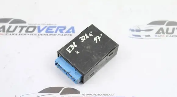 BMW 5 E34 Window wiper relay 8366381