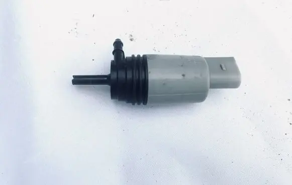 BMW 5 F10 F11 Windscreen/windshield washer pump 67126934159