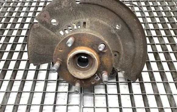 Renault Arkana Front wheel hub spindle knuckle 