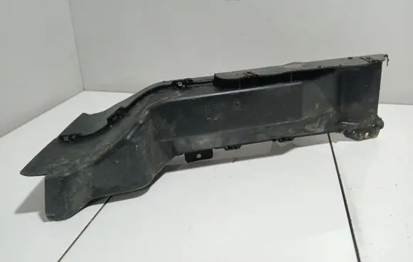 BMW 7 E65 E66 Air intake duct part 51718223385