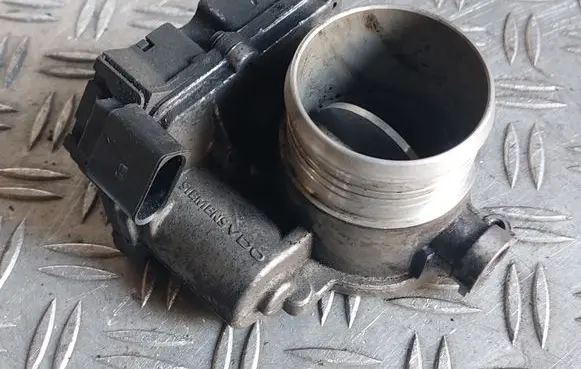 Ford Focus Throttle valve 7V2Q9E926AB