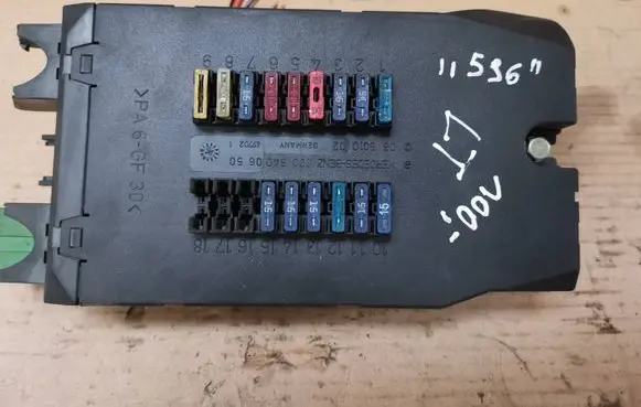 Mercedes-Benz Vito Viano W638 Fuse module 0005400650 08501002