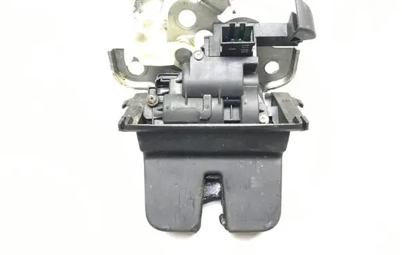 Loading door lock